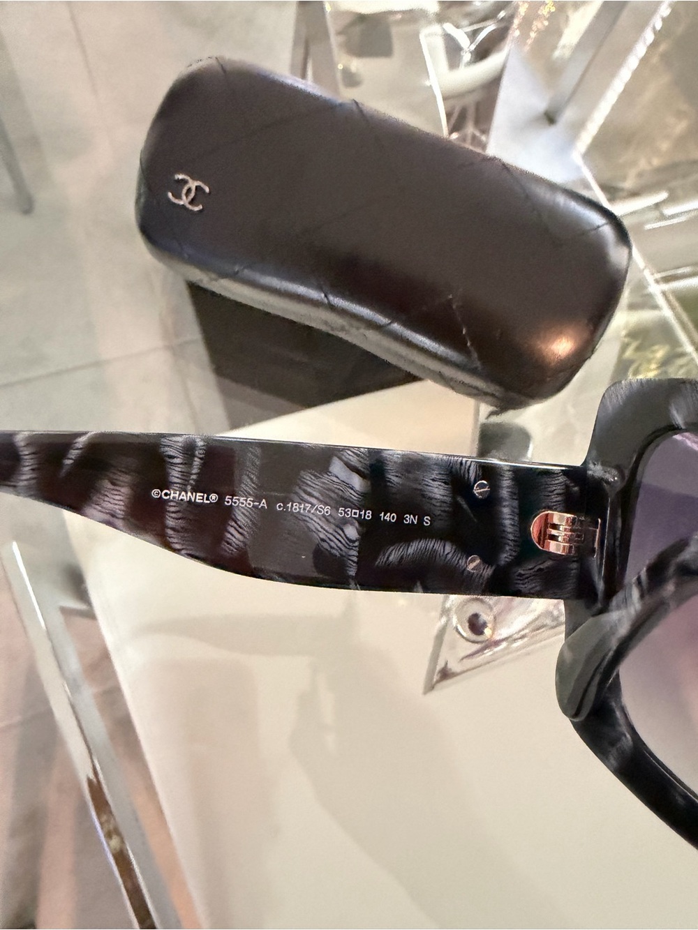 C. Wide sunglasses 😎 - Picture 4 of 5